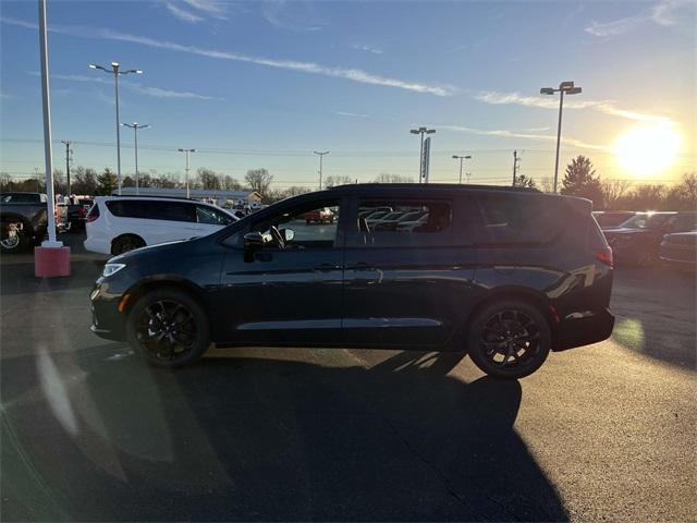 new 2025 Chrysler Pacifica car, priced at $49,540