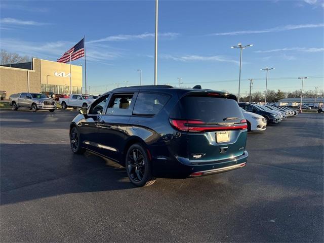 new 2025 Chrysler Pacifica car, priced at $49,540