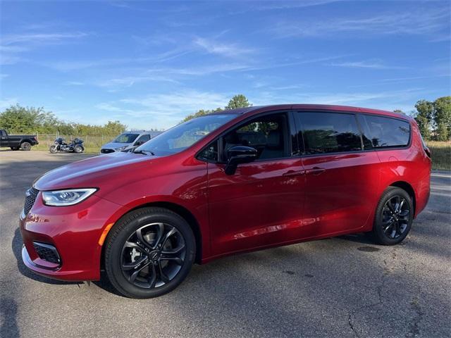 new 2026 Chrysler Pacifica car, priced at $43,155