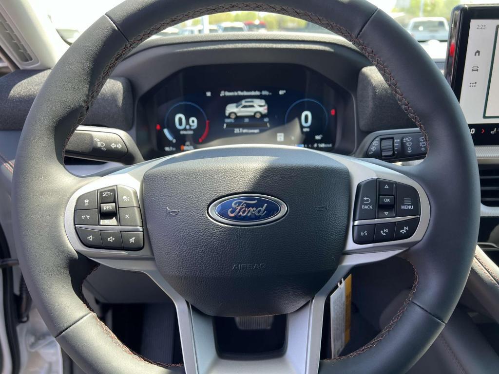 new 2025 Ford Explorer car, priced at $41,096