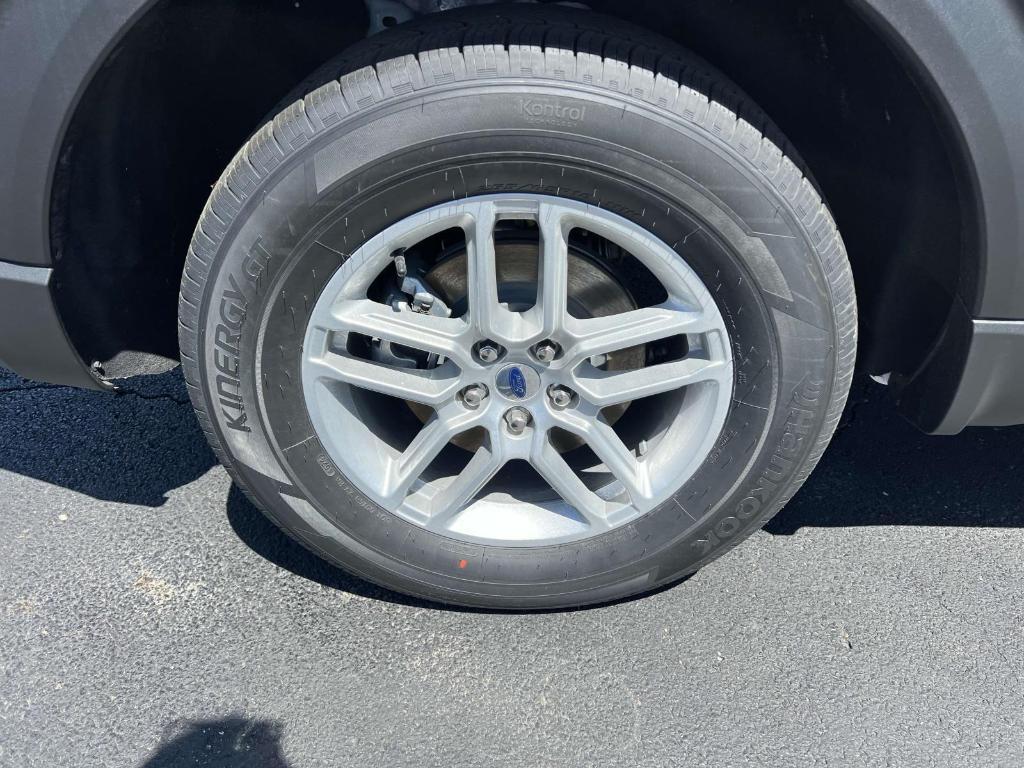 new 2025 Ford Explorer car, priced at $41,096