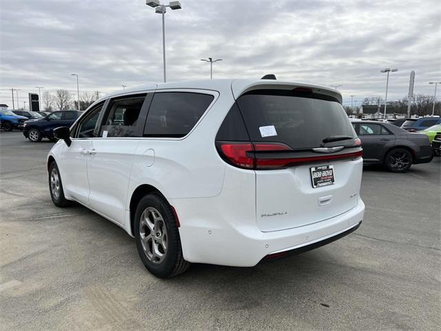 new 2024 Chrysler Pacifica car, priced at $52,440