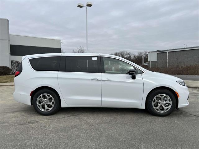 new 2024 Chrysler Pacifica car, priced at $52,440