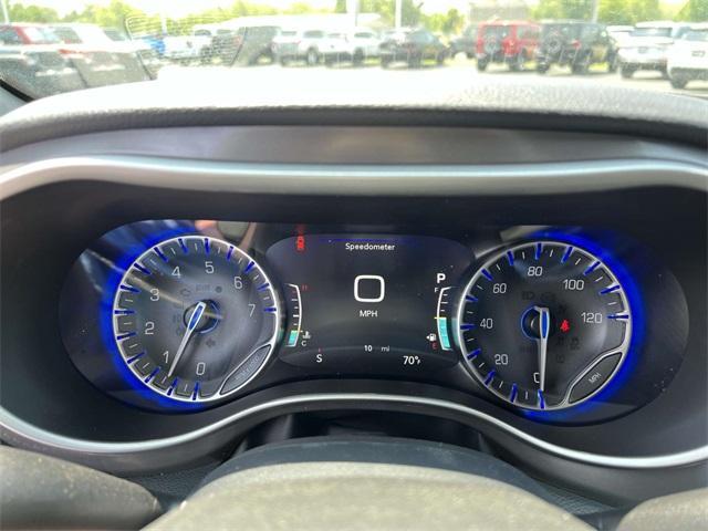 new 2025 Chrysler Pacifica car
