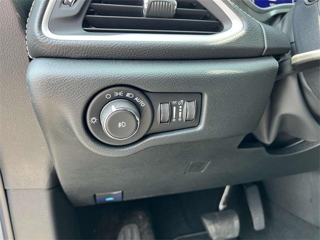 new 2025 Chrysler Pacifica car