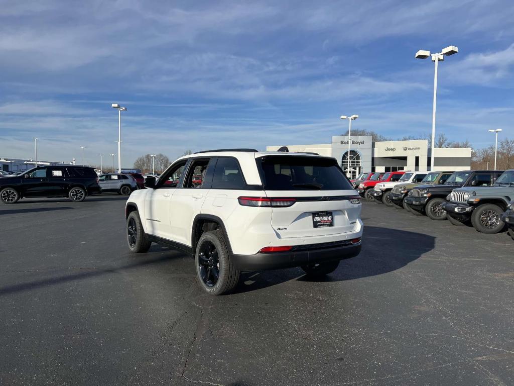 new 2025 Jeep Grand Cherokee car, priced at $45,420
