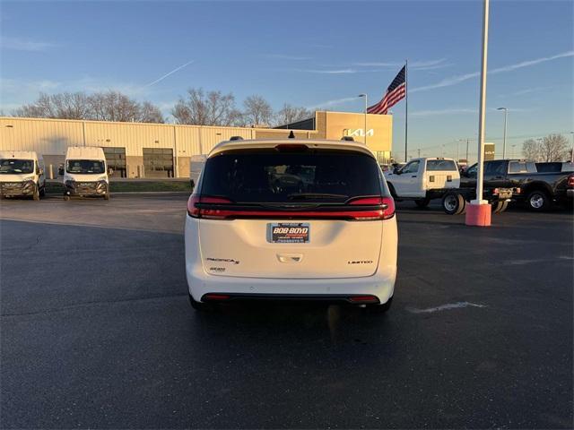 new 2024 Chrysler Pacifica car, priced at $42,119