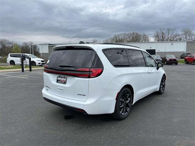 new 2024 Chrysler Pacifica car, priced at $43,720