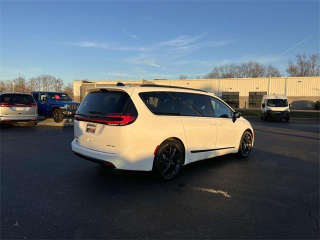 new 2024 Chrysler Pacifica car, priced at $42,119