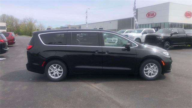 new 2023 Chrysler Pacifica car, priced at $44,480