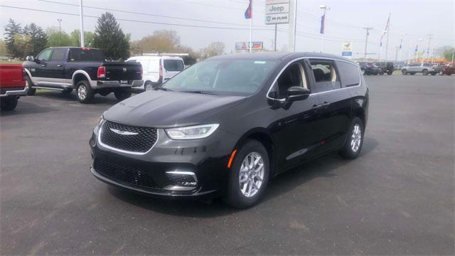 new 2023 Chrysler Pacifica car, priced at $44,480