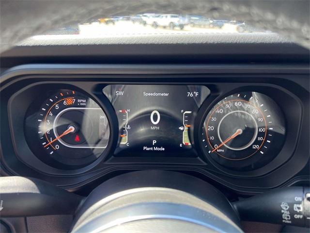 new 2025 Jeep Wrangler car, priced at $53,153