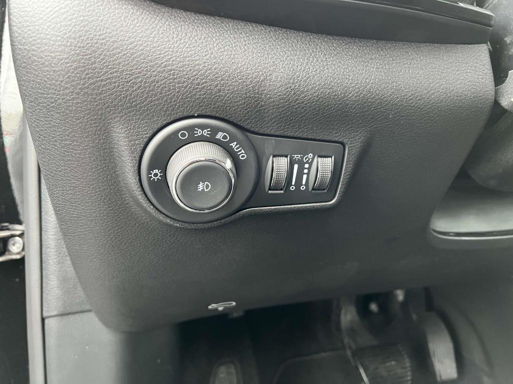 new 2025 Jeep Compass car, priced at $30,587
