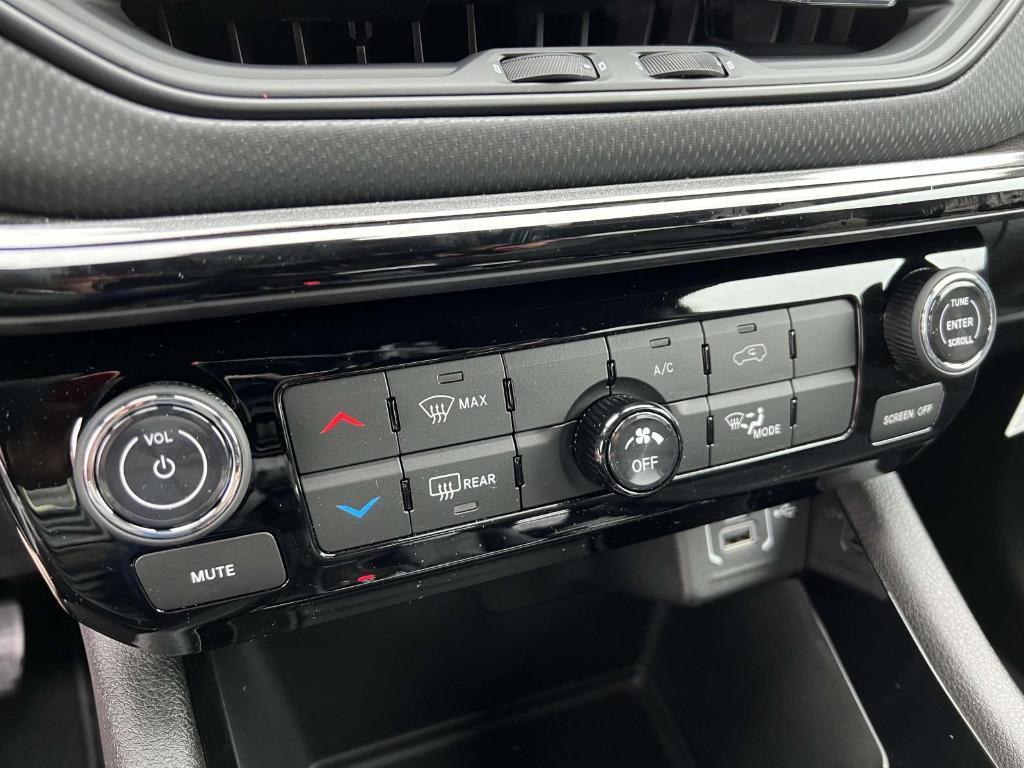 new 2025 Jeep Compass car, priced at $30,587