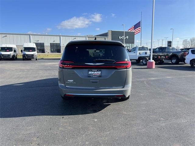 new 2025 Chrysler Pacifica car, priced at $41,640