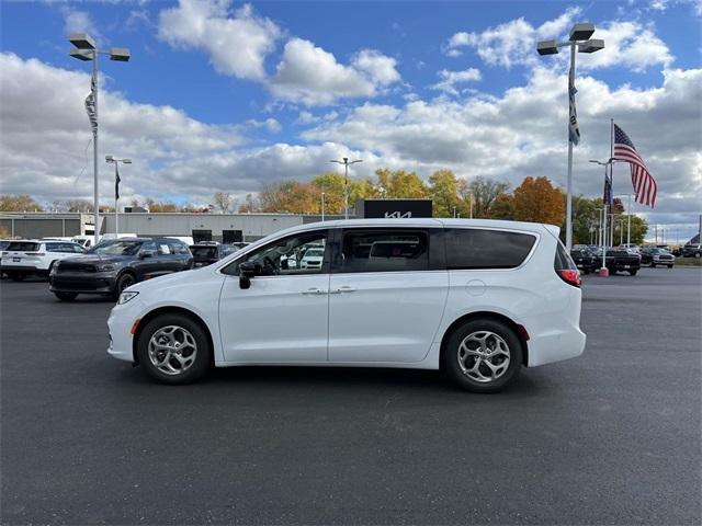 new 2024 Chrysler Pacifica car, priced at $45,165