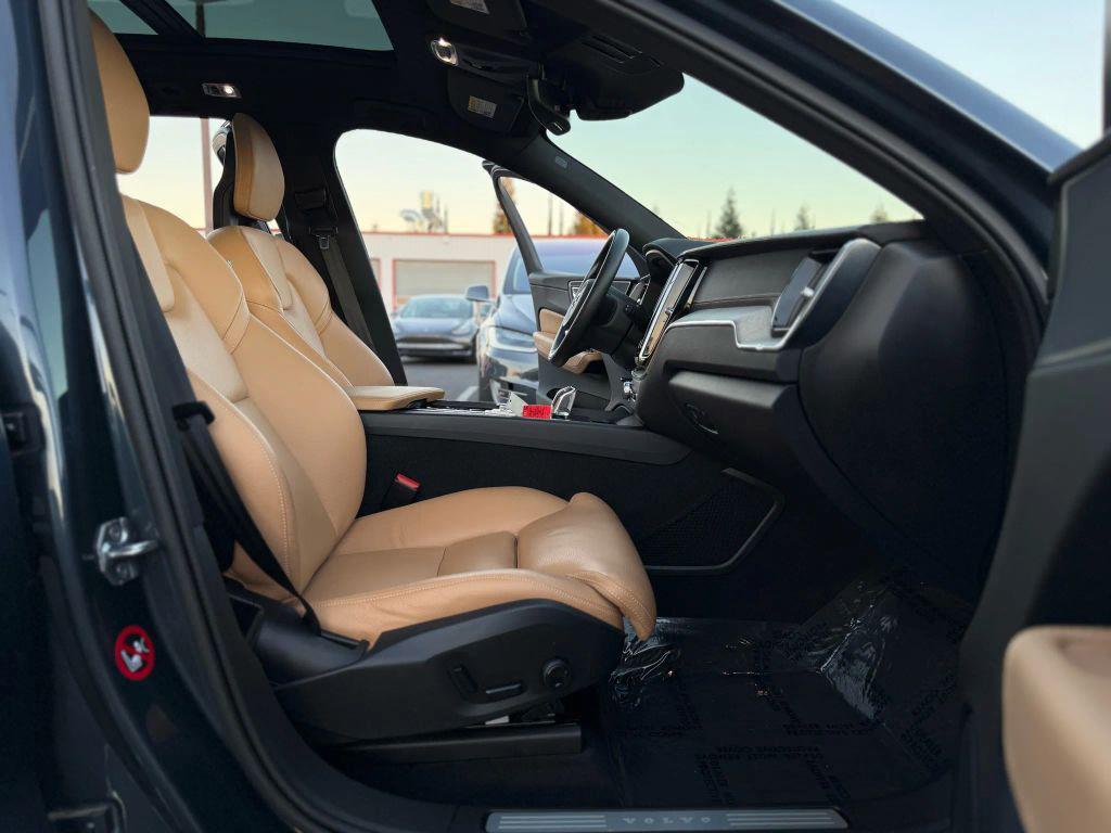 used 2018 Volvo XC60 Recharge Plug-In Hybrid car, priced at $26,999