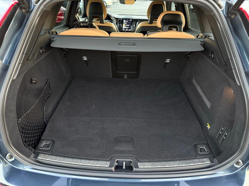 used 2018 Volvo XC60 Recharge Plug-In Hybrid car, priced at $26,999