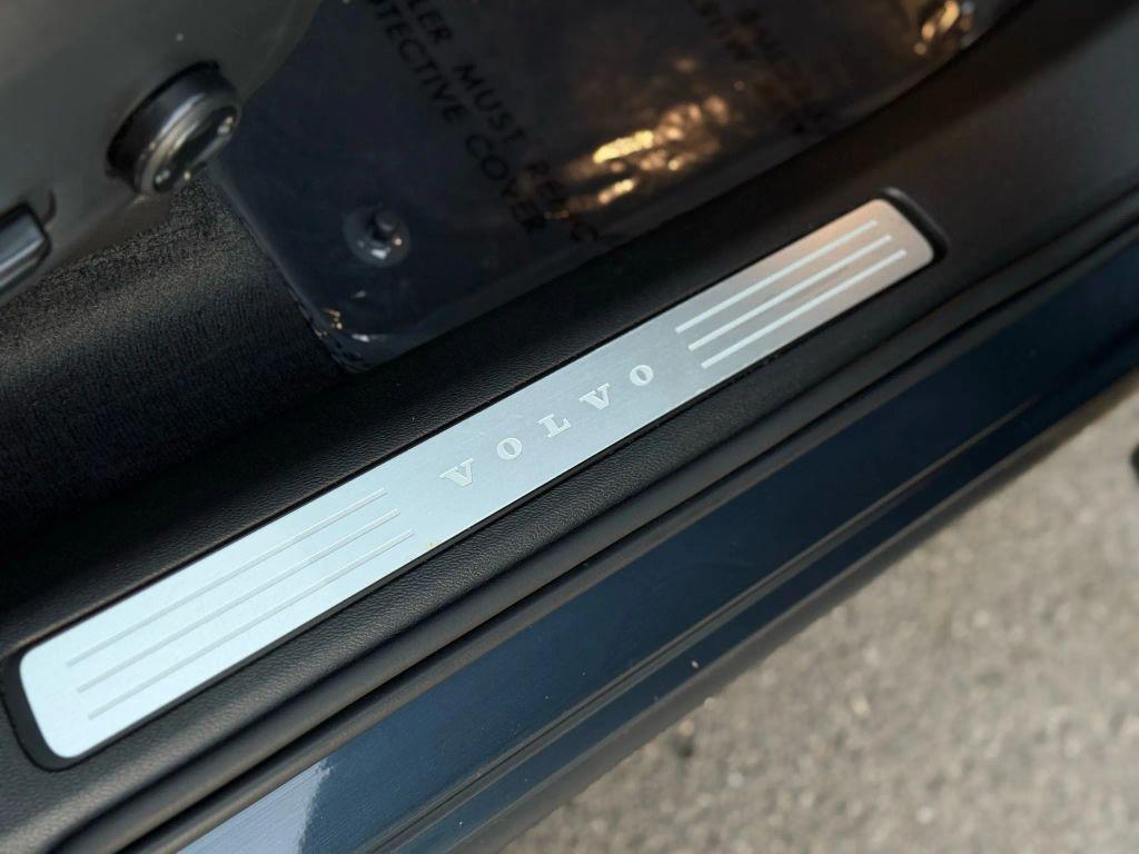 used 2018 Volvo XC60 Recharge Plug-In Hybrid car, priced at $26,999