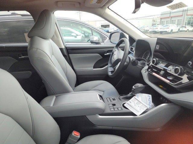 new 2026 Toyota Highlander car, priced at $48,318