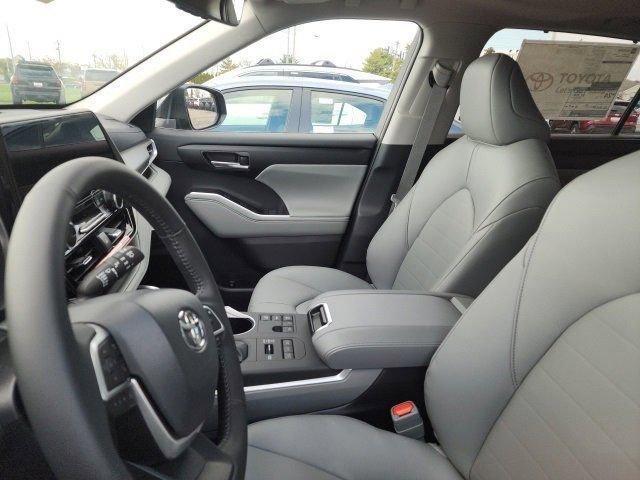 new 2026 Toyota Highlander car, priced at $48,318
