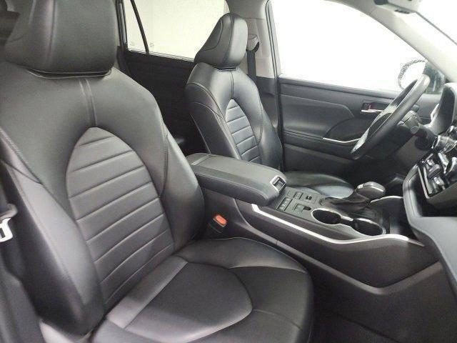 used 2022 Toyota Highlander car, priced at $34,930