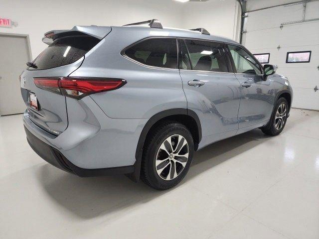 used 2022 Toyota Highlander car, priced at $34,930