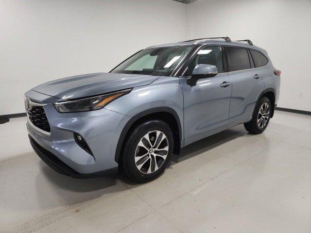 used 2022 Toyota Highlander car, priced at $34,930