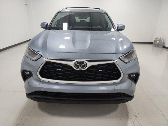 used 2022 Toyota Highlander car, priced at $34,930