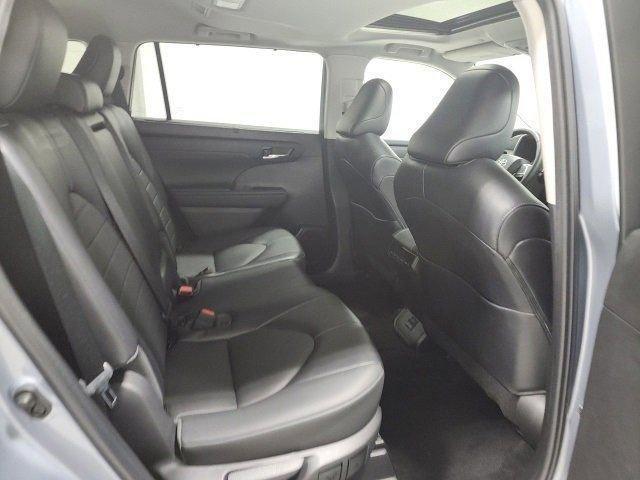 used 2022 Toyota Highlander car, priced at $34,930