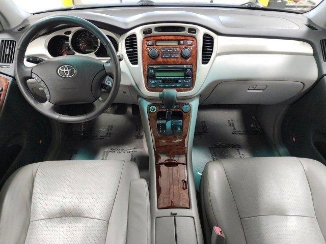 used 2004 Toyota Highlander car, priced at $7,900