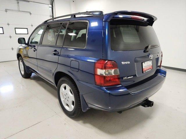 used 2004 Toyota Highlander car, priced at $7,900