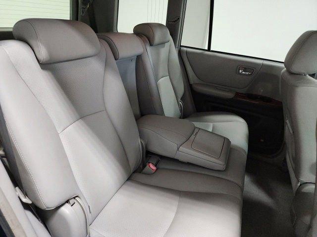 used 2004 Toyota Highlander car, priced at $7,900