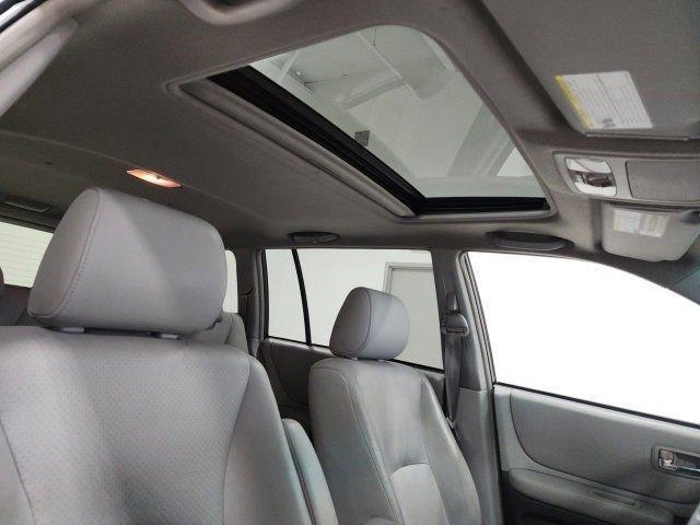 used 2004 Toyota Highlander car, priced at $7,900