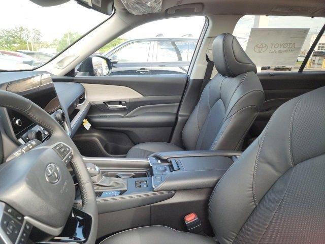 new 2025 Toyota Grand Highlander car, priced at $53,065
