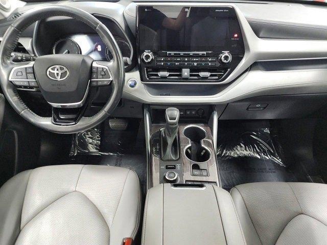 used 2021 Toyota Highlander car, priced at $40,152