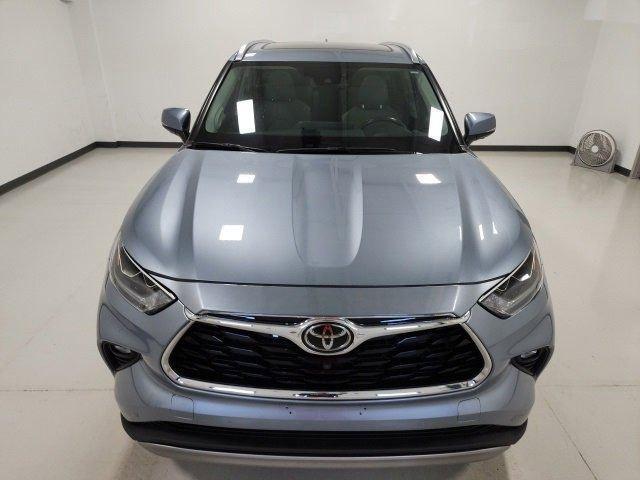 used 2021 Toyota Highlander car, priced at $40,152