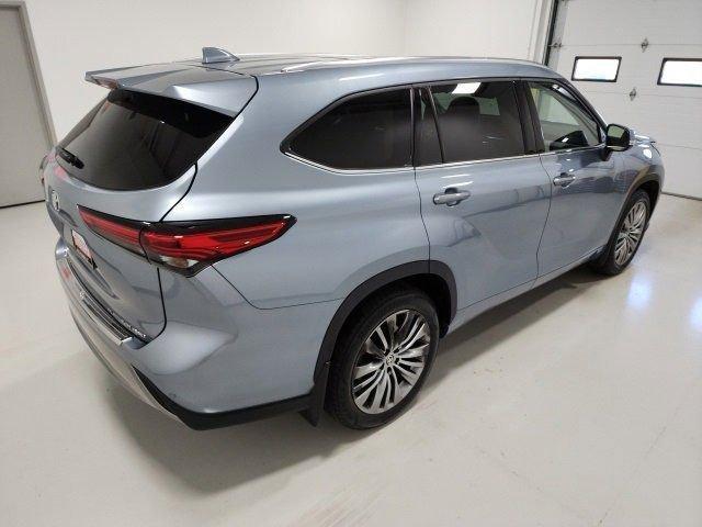 used 2021 Toyota Highlander car, priced at $40,152