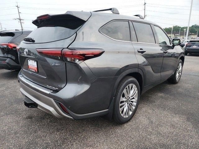 new 2025 Toyota Highlander Hybrid car, priced at $57,072