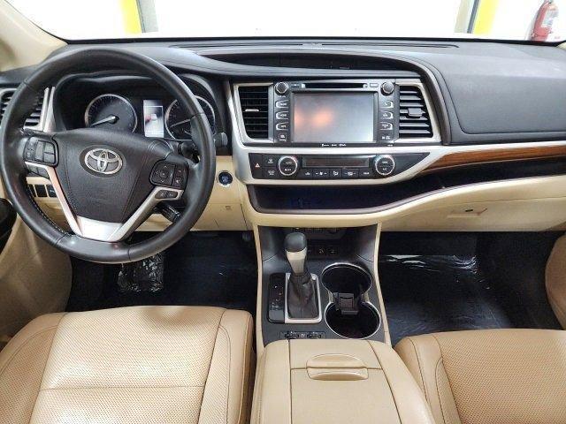 used 2018 Toyota Highlander car, priced at $26,479