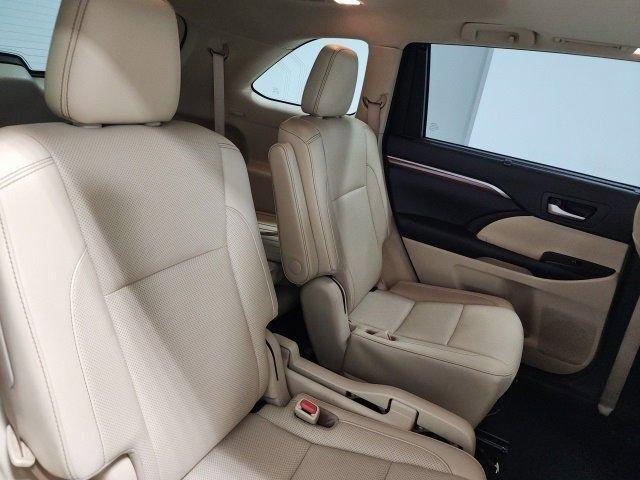 used 2018 Toyota Highlander car, priced at $26,479