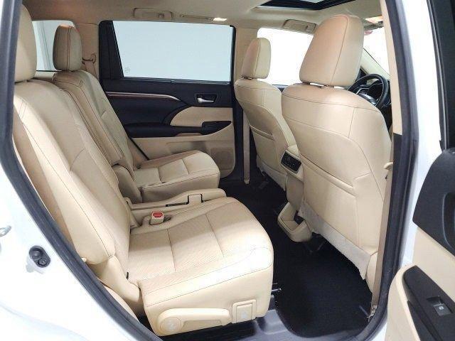 used 2018 Toyota Highlander car, priced at $26,479
