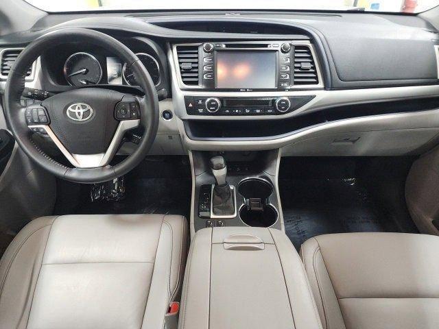 used 2015 Toyota Highlander car, priced at $14,900