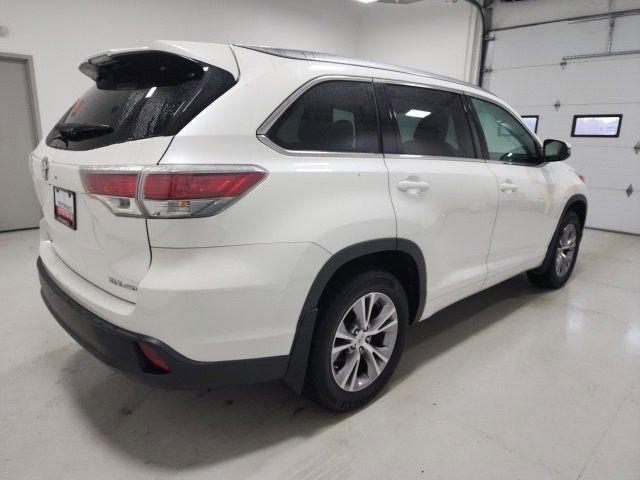 used 2015 Toyota Highlander car, priced at $14,900