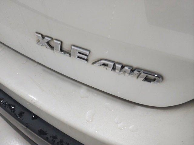 used 2015 Toyota Highlander car, priced at $14,900