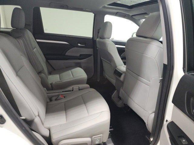 used 2015 Toyota Highlander car, priced at $14,900