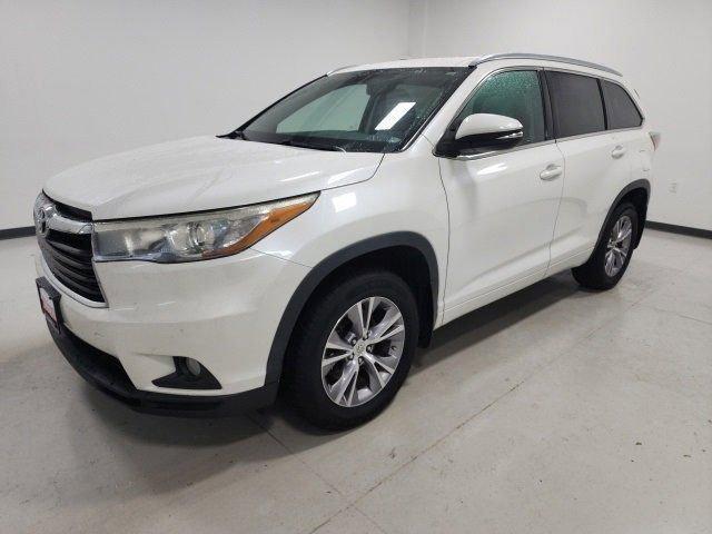 used 2015 Toyota Highlander car, priced at $14,900