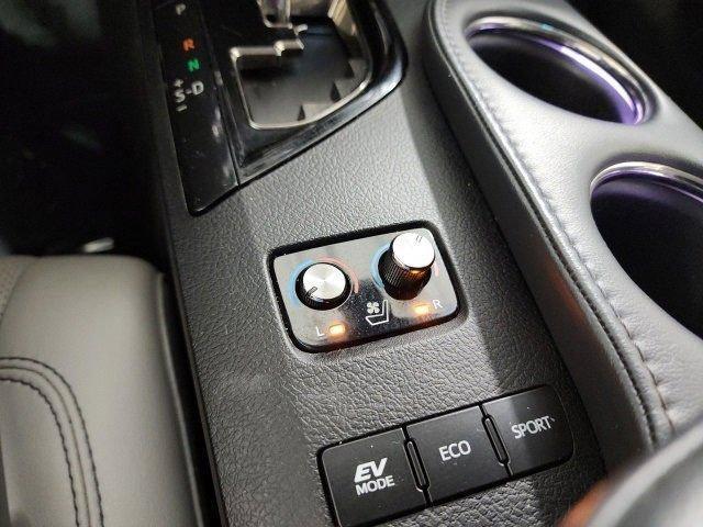 used 2018 Toyota Avalon Hybrid car, priced at $20,000
