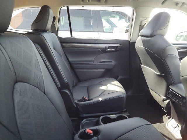 new 2025 Toyota Highlander car, priced at $55,864