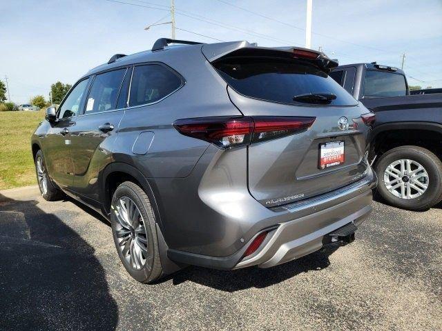 new 2025 Toyota Highlander car, priced at $55,864